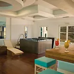 Hotell Aegialis & 5*