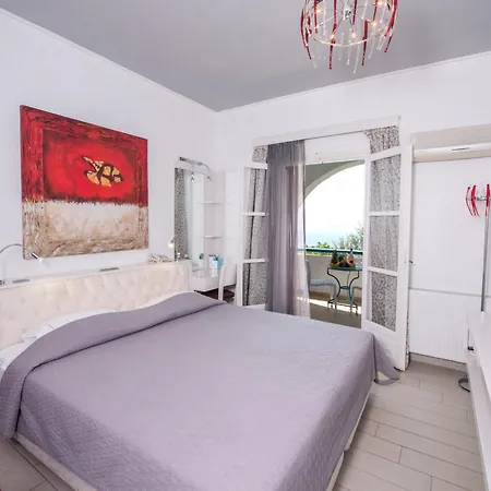 Aegialis & Hotell 5*