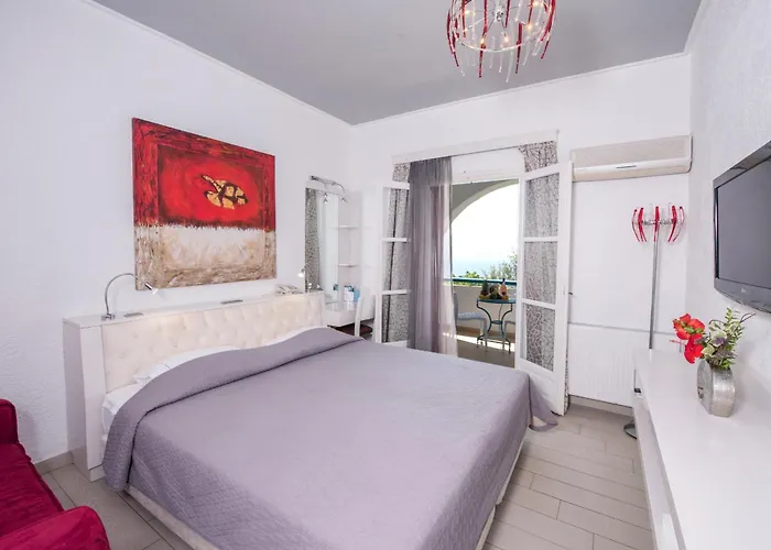 Aegialis & Hotell 5*