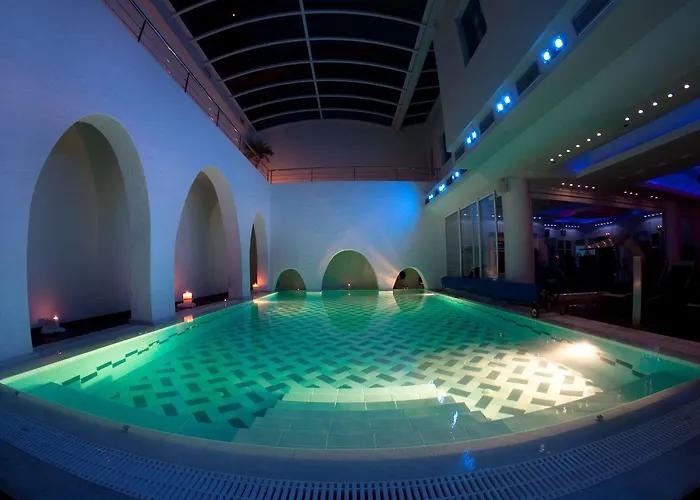 Hotell Aegialis & 5*