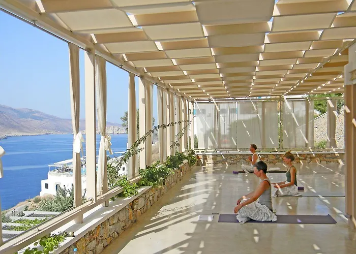 Aegialis & Hotell 5*